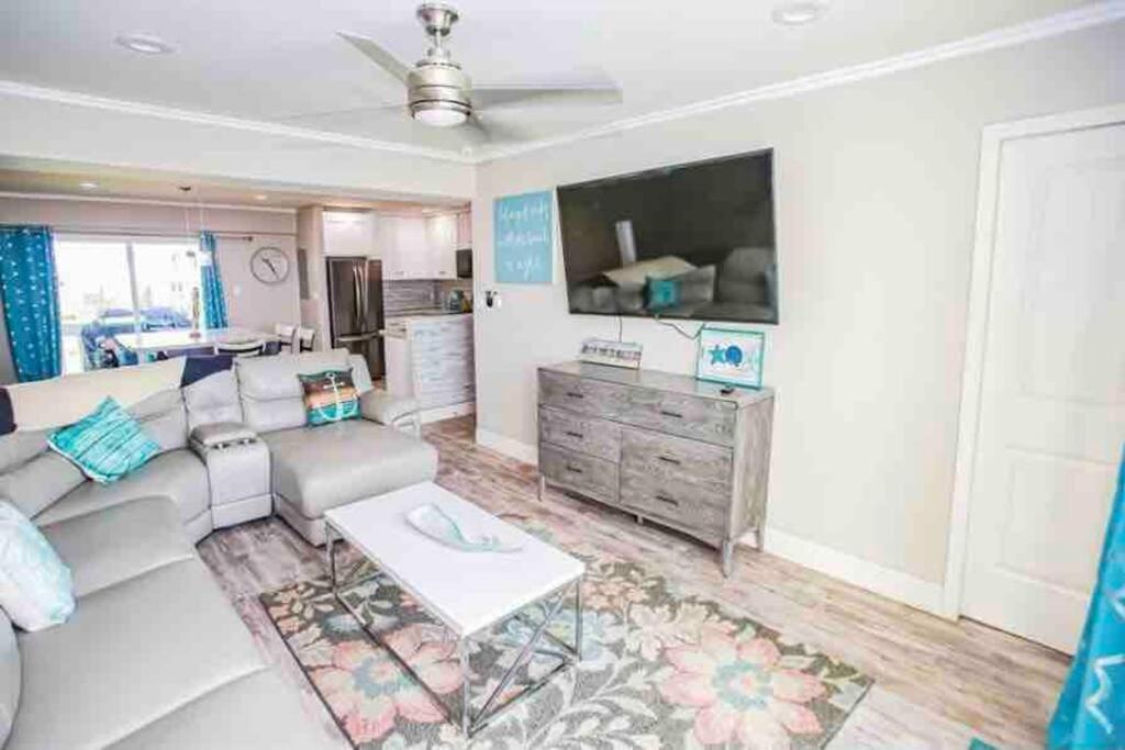 Beachfront Retreat! 3 Steps To Walkover! Surfside Beach Bagian luar foto