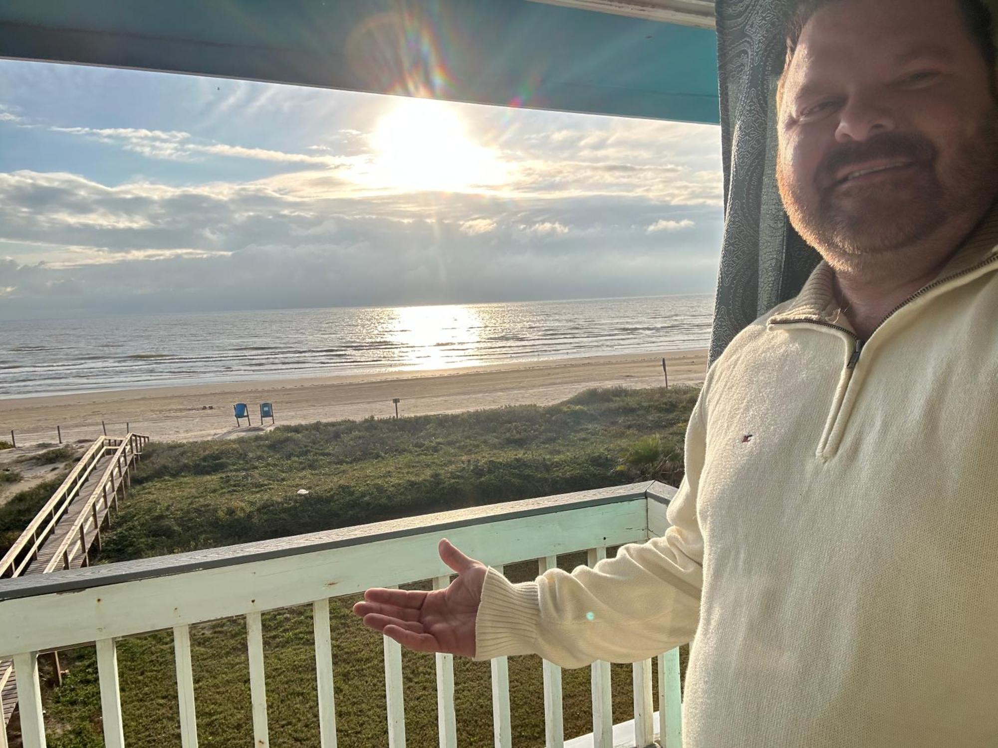 Beachfront Retreat! 3 Steps To Walkover! Surfside Beach Bagian luar foto